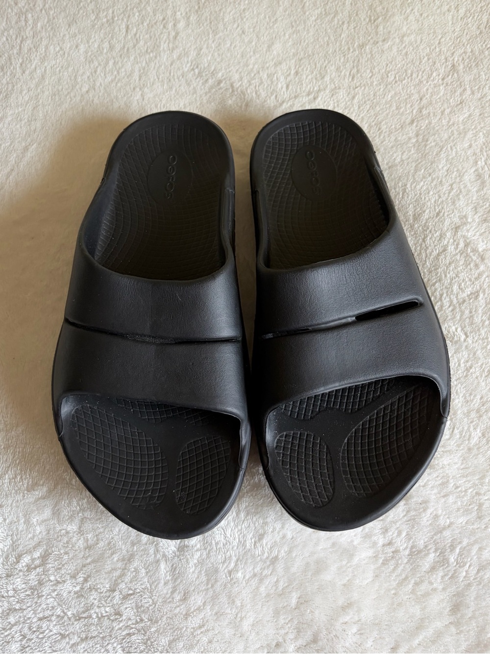 OOFOS Black Slide Sandals sandals M8 - W10
